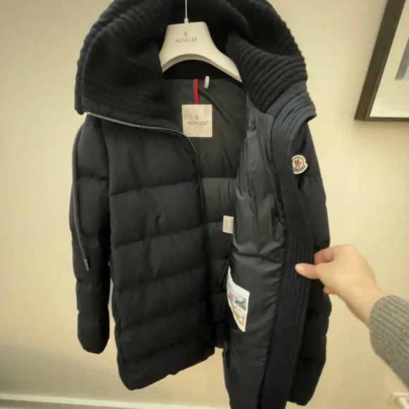 Moncler Bruant long puffer coat size small Jackets Coats